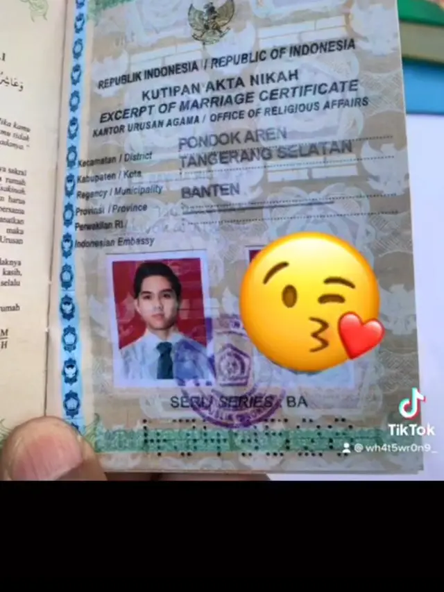 [Fimela] Foto Buku Nikah yang Diduga milik Al Ghazali