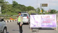 Pantauan arus balik di gerbang tol Gandulan, Pemalang, Jawa Tengah. (Foto: Liputan6.com/Polres Pemalang)