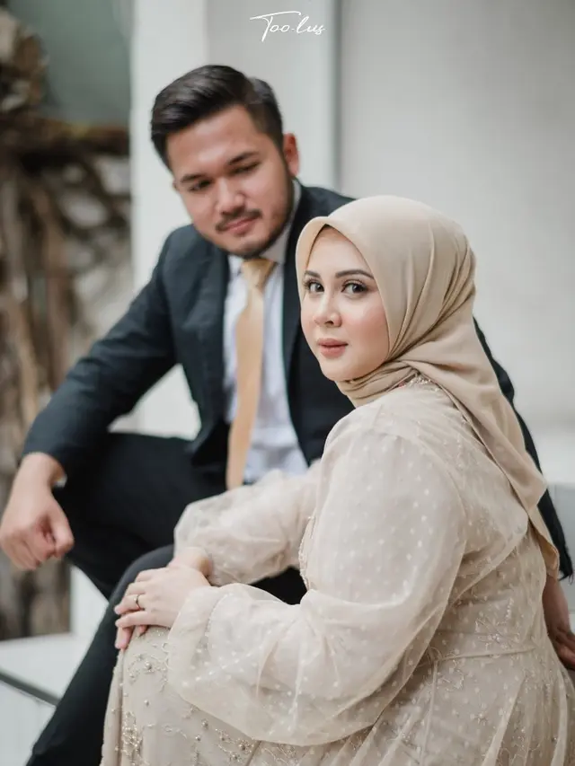 Jelang Pernikahan, Ini 8 Potret Prewedding Terbaru Kesha Ratuliu dan Adhi Permana