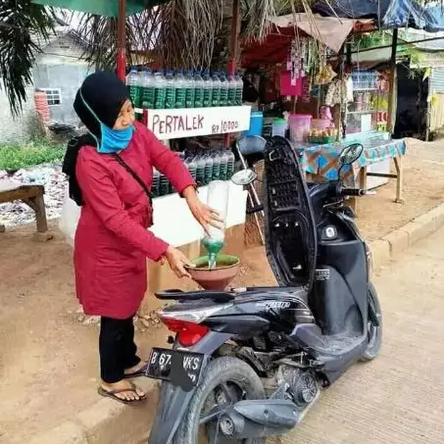 6 Potret Tulisan Bensin Pertalite dan Pertamax Nyeleneh, Bikin Tepuk Jidat