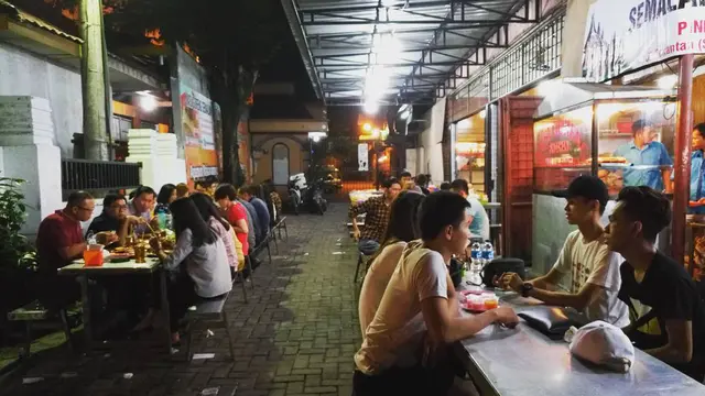 Salah Satu Tempat Kuliner Malam (Late-Night Bites) di Medan, Nasi Goreng Semalam Suntuk