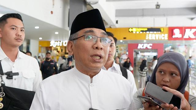 Ketua Majelis Wali Amanat Universitas Indonesia (MWA UI), Yahya Staquf berkomentar mengenai gelar doktor Menteri ESDM Bahlil Lahadalia. (Dok UI)