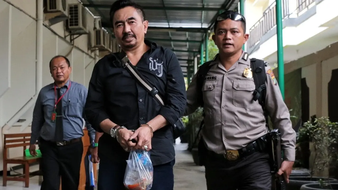 [Bintang] Aa Gatot Brajamusti