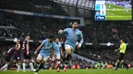 Pemain Manchester City, Omar Marmoush merayakan golnya ke gawang Newcastle United dalam laga lanjutan Liga Inggris 2024/2025 di Etihad Stadium, Manchester, Inggris, Sabtu (15/02/2025) waktu setempat. (AFP/Oli Scarff)