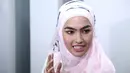 Elfira juga menambahkan bahwa ia telah mengenal pribadi Baim Wong yang menurutnya memiliki pribadi yang baik meski ia seorang yang pelupa. (Galih W. Satria/Bintang.com)