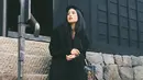 Gaya penampilan pelantun lagu Perahu Kertas selalu sukses bikin publik terpesona. Outfit hitam membuat Maudy Ayunda terlihat elegan. Tak heran berbagai pujian muncul dari netizen yang terkesima akan penampilan cantik Maudy Ayunda. (Liputan6.com/IG/@maudyayunda)
