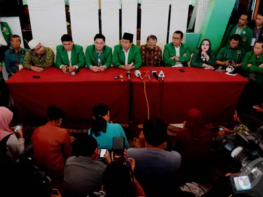 PPP kubu Djan Faridz menggelar jumpa pers seusai Mukernas I PPP di Jakarta, Jum'at (12/12/2014). (Liputan6.com/Andrian M Tunay)