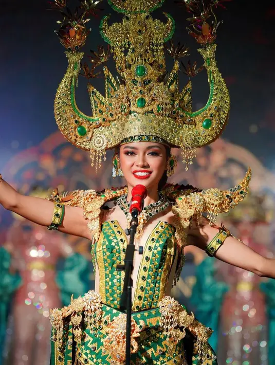 Singer tersebut memiliki makna filosofis yang berkaitan dengan nilai-nilai hidup masyarakat lampung yakni *Piil Pesenggiri*, yaitu sikap untuk menjaga harga diri, nama baik, martabat, dan kehormatan hidup.  [@farhanariswari]