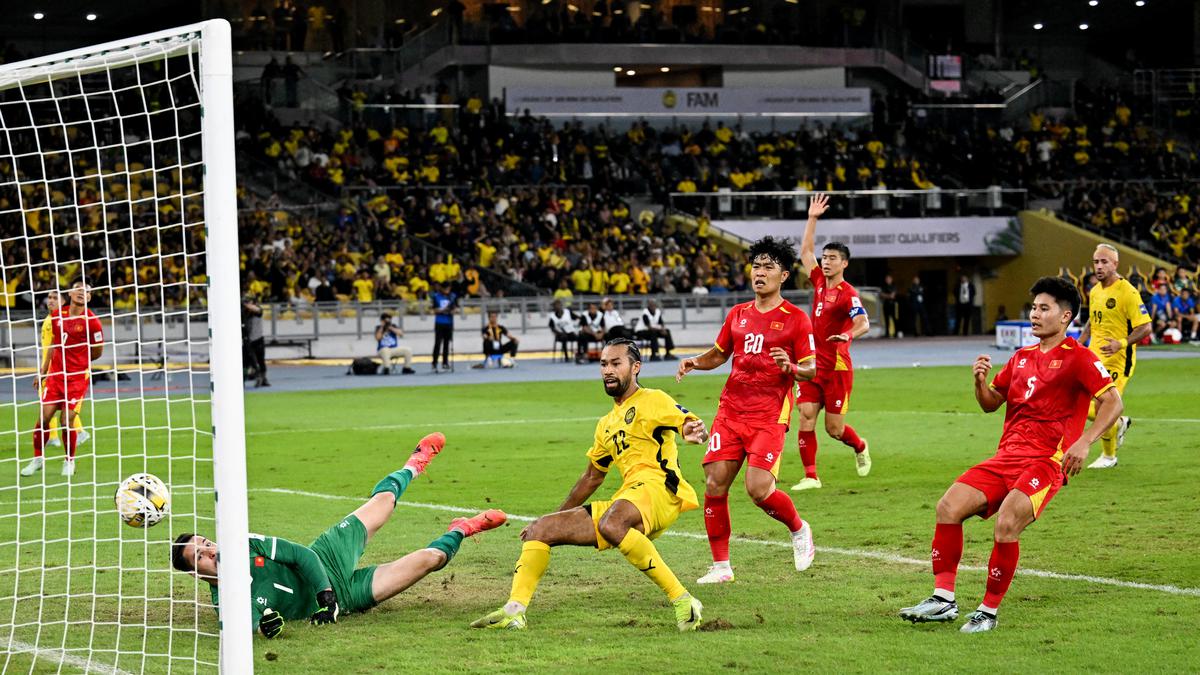 Kualifikasi Piala Asia 2027: Pemain Naturalisasinya Cemerlang, Malaysia Bungkam Vietnam 4 Gol Tanpa Balas