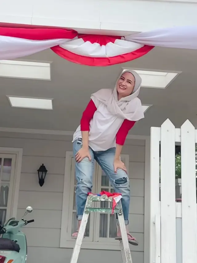 Outfit Merah Putih Hijab Artis