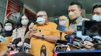Pengacara Razman Nasution akan mengajukan penangguhan penahanan untuk kliennya, dokter Richard Lee. (Liputan6.com/Ady Anugrahadi)