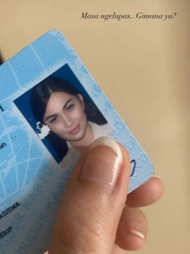 Viral, Foto KTP Milik Ariel Tatum di Instagram Miliknya, Warganet : Cantik Banget