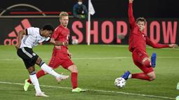 Hingga turun minum skor kacamata tak berubah. Jerman dan Denmark telah bermain dengan apik di paruh babak pertama mereka. (Foto: AP/Pool/Frederico Gambarini)