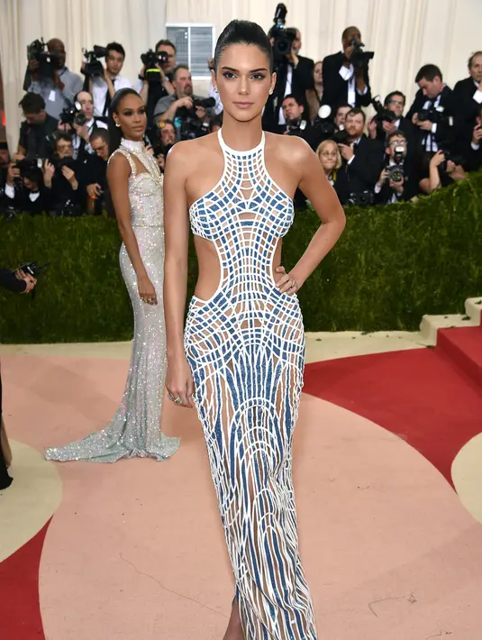 Selain Katy dan Taylor yang begitu menjadi pusat perhatia. Sederet selebriti hollywood seperti Kendall Jenner juga hadir dalam acara tersebut. (AFP/Bintang.com)