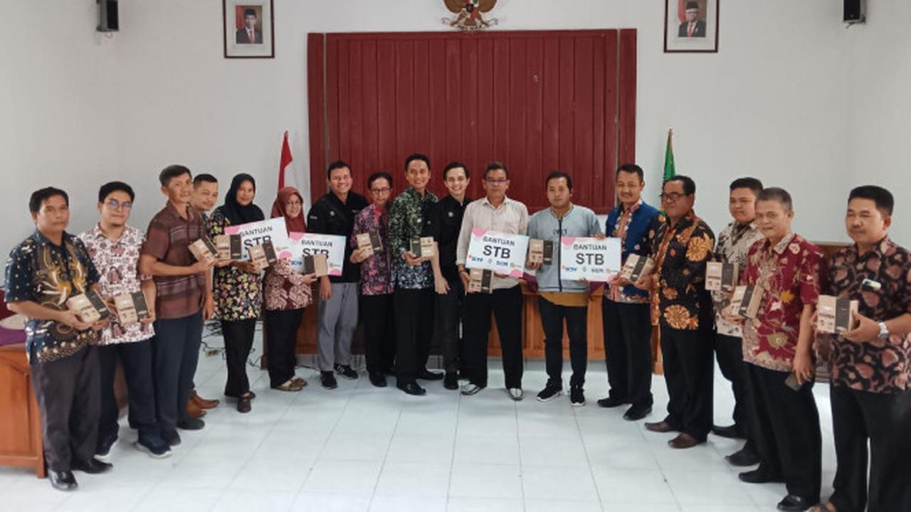 Grup SCM EMTEK membagikan 10.057 STB TV Digital di Kabupaten Banyumas. Dok: SCM EMTEK