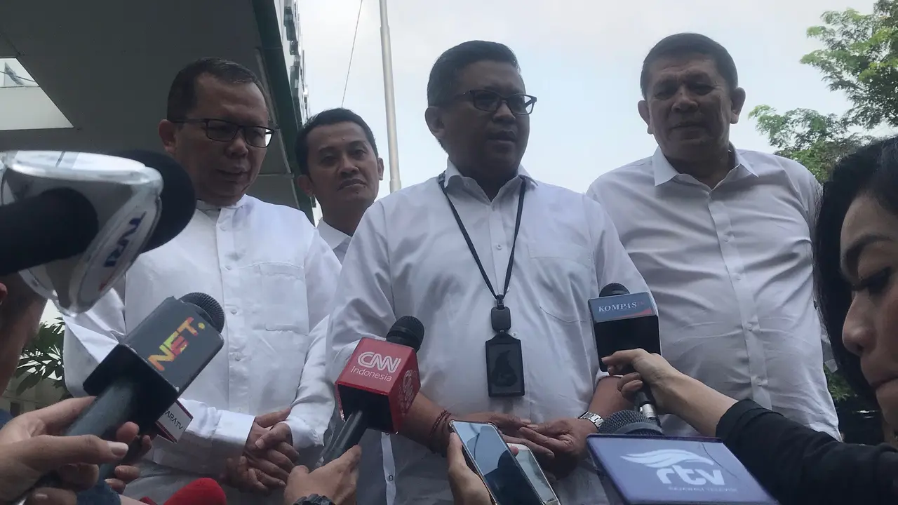 Sekjen PDIP Hasto Kristiyanto menyatakan, delapan sekjen parpol pengusung Jokowi-Ma'ruf Amin bakal mendatangi RSPAD