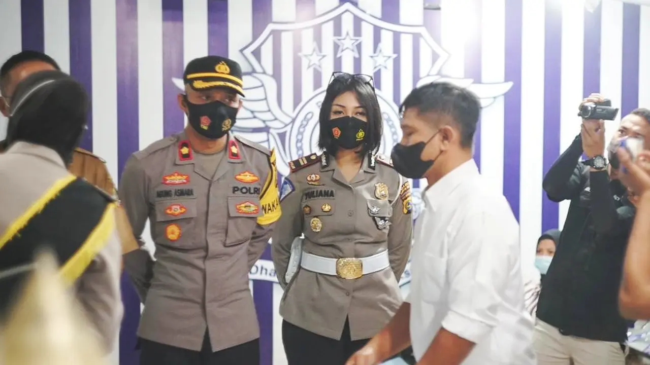 Vaksin Covid-19 di Satlantas Polres Lombok Timur. (Foto: Liputan6.com/Hans Bahanan)