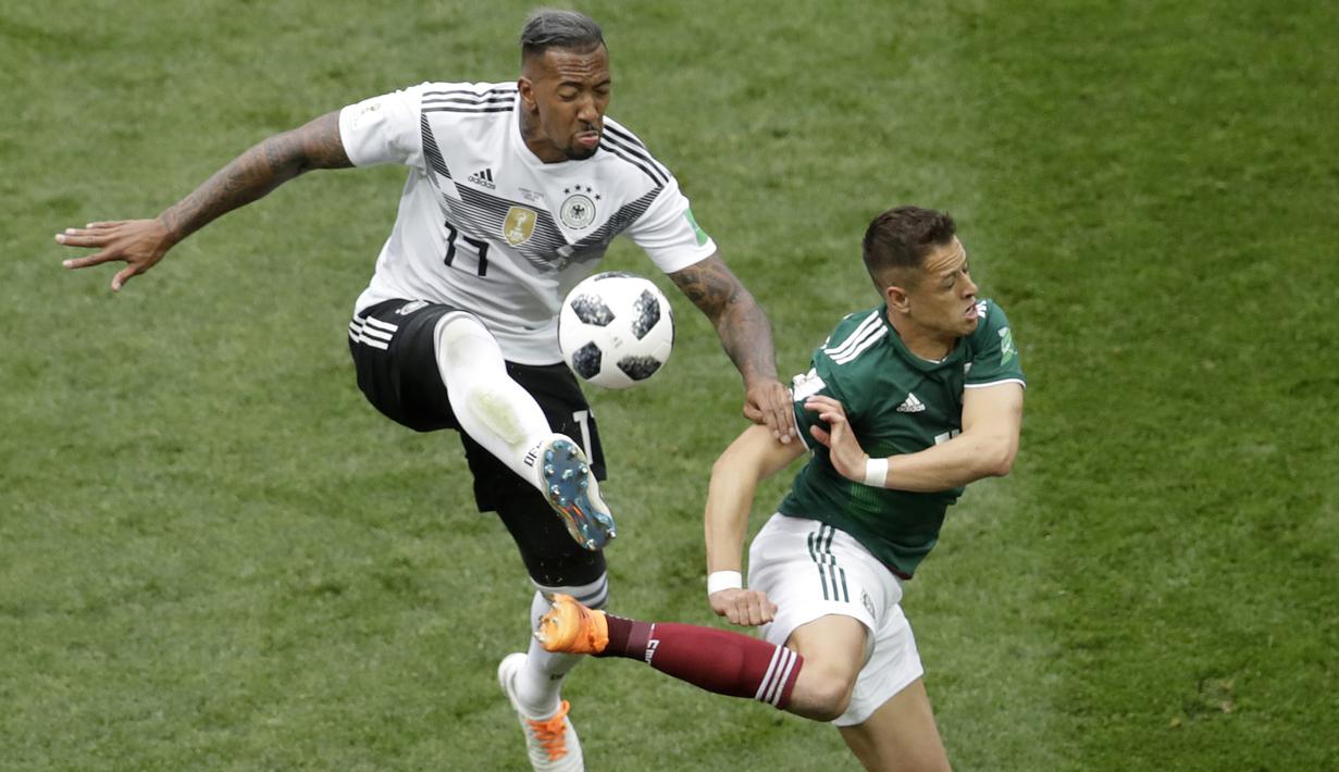 3. Jerome Boateng (Jerman) - Sisi pertahanan menjadi perhatian Jose Mourinho pada musim lalu. Bek tangguh Bayern Munchen ini diprediksi menjadi salah satu incaran untuk menjadi penjaga lini belakang Setan Merah. (AP/Michael Probst)