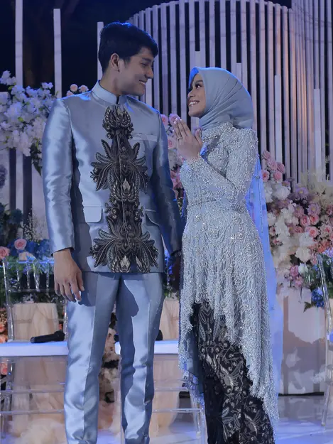 Kebaya Tunangan Full Payet Buat Tampilan Lesty Kejora Perfek Fashion Fimela Com