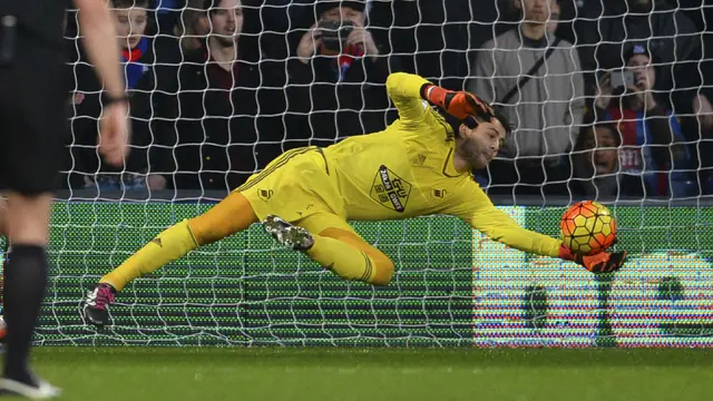 Reaksi Tepat Fabianski Selamatkan Gawang Swansea