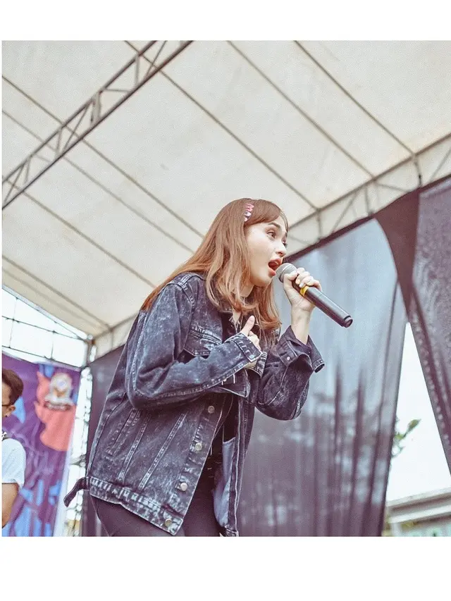 6 Pesona Indah Kusuma, Dokter Cantik  yang Terjun ke Dunia Musik
