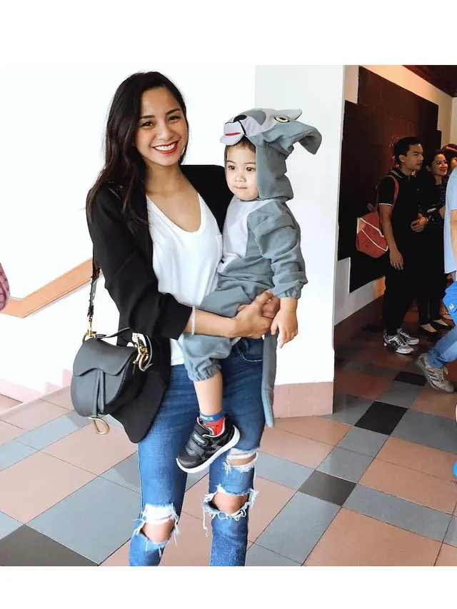 Jadi Single Mom, Ini 6 Momen Kirana Larasati bersama Buah Hati