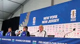 Pelatih Prancis, Didier Deschamps memberikan keterangan saat sesi konferensi pers di Metlife Stadium, New Jersey, Senin (15/6/2026). Prancis akan menghadapi Senegal pada laga Grup I Piala Dunia 2026 Rabu (17/6/2026) dini hari WIB. (Bola.com/Hery Kurniawan)