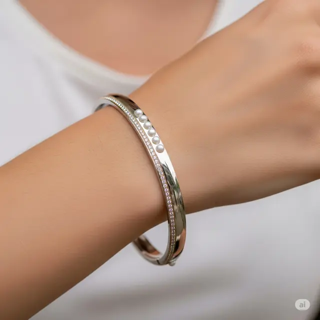 Bangle Polos dengan Detail Mutiara/Kristal