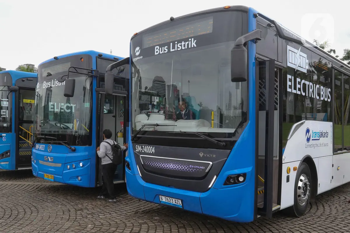 200 Unit Bus Listrik Baru Transjakarta Resmi Diluncurkan
