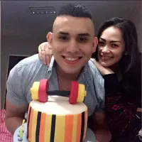 Christy Jusung dikabarkan tengah dekat dengan seorang pria berotot bernama Josh Satria. Melalui akun Instagram Josh, ia sering posting foto bersama Christy. 