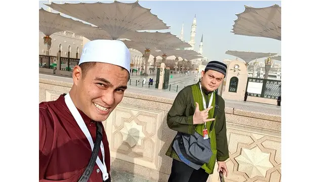 6 Momen Baim Wong dan Paula Verhoeven Lakukan Umrah Bersama, Sempat Diteriaki Fans