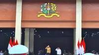 Presiden Jokowi didampingi Menhan Prabowo Subianto meresmikan Graha Utama Akmil Magelang, Jawa Tengah, Senin 29 Januari 2024. (Liputan6.com/Lizsa Egeham)