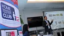 Regional Director of Business Development Home Tester Indonesia, Glendon Manners memberikan penjelasan di acara Launching Home Tester Club Indonesia di SCTV Tower, Jakarta, Selasa (17/3/2015). (Liputan6.com/Panji Diksana) 