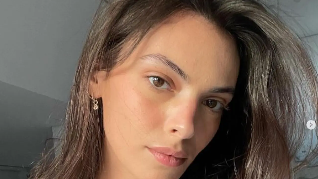 6 Potret May Tager, Model Israel yang Diduga Gantikan Bella Hadid di Iklan Dior