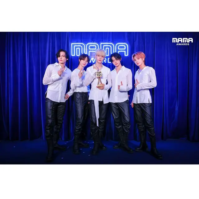 TXT bawa pulang piala MAMA Awards 2022 Day 1 (Foto: Instagram @mnet_mama)