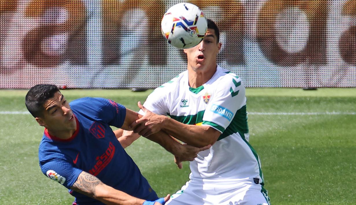 Di awal babak kedua, Atletico tidak menurunkan tempo serangan. Mereka langsung membombardir gawang Elche dengan serangan-serangan mereka. (Foto: AFP/Jose Jordan)