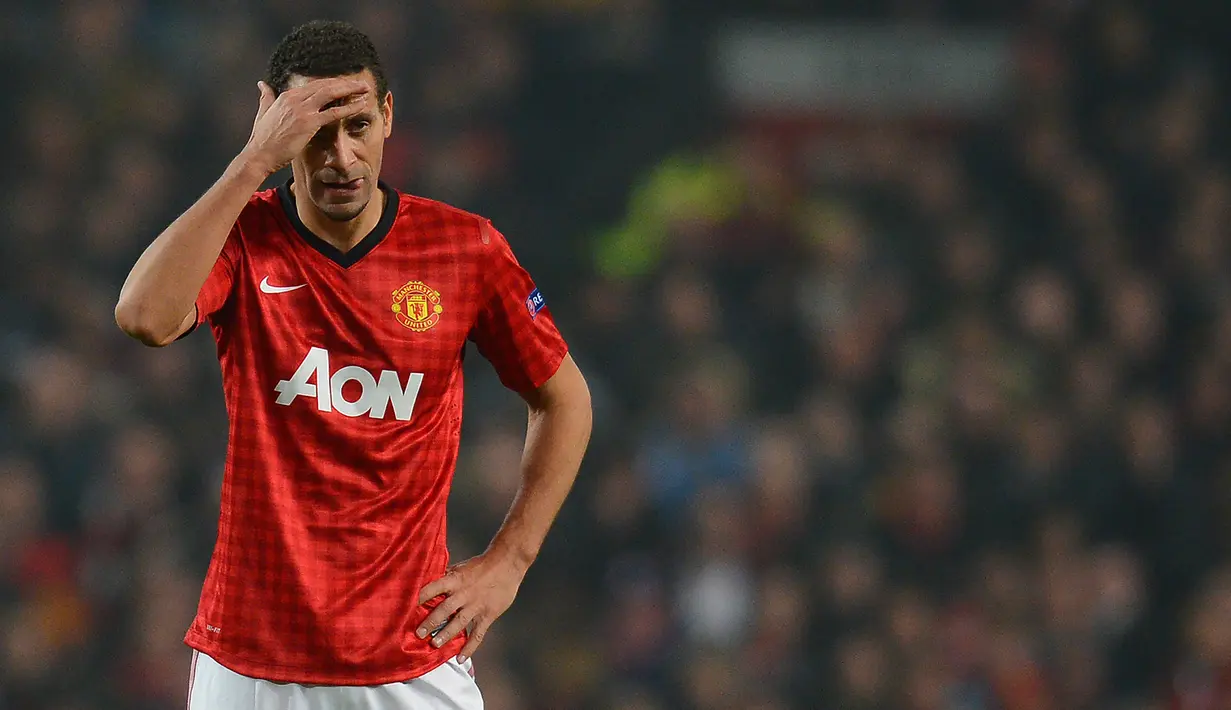 5. Rio Ferdinand (5 gol bunuh diri) - Ferdinand menjadi salah satu bek tangguh saat berseragam Manchester United. Namun selama kariernya di Premier League, Ferdinand pernah 5 kali melakukan gol bunuh diri. (AFP/Andrew Yates)