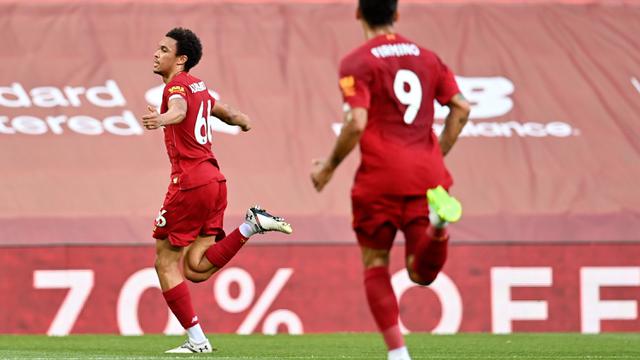 Liverpool Lumat Crystal Palace 4-0