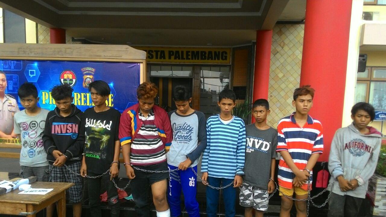 Para anggota geng balap motor yang melakukan aksi begal sadis di Palembang