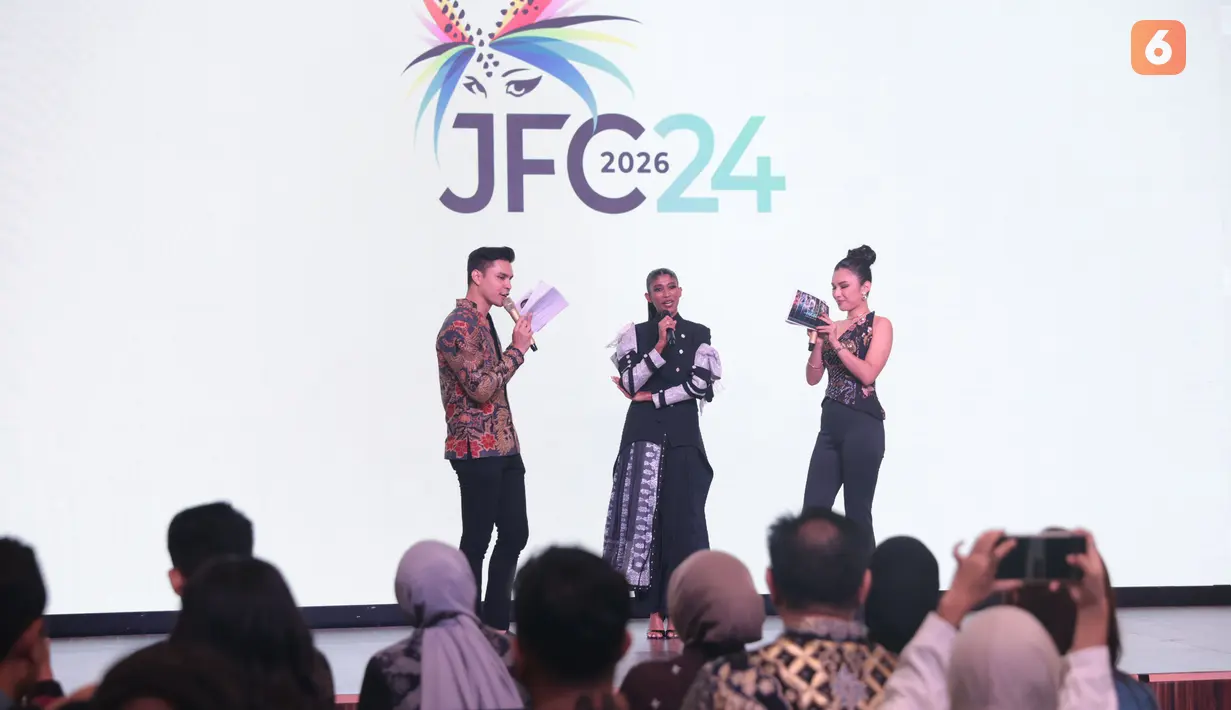 Jember Fashion Carnaval (JFC) ingin menyampaikan pesan bahwa seni dan budaya memiliki peran penting dalam membangun kesadaran terhadap isu kemanusiaan, lingkungan, serta masa depan yang berkelanjutan. (KLY/Budy santoso)