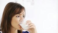 Meminum susu sebelum tidur akan mencegah anda dari penyakit kanker usus (Sumber foto: joshgitalis.com)