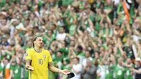 Zlatan Ibrahimovic, penyerang Swedia. (JONATHAN NACKSTRAND / AFP)