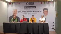 Sekretaris Jenderal (Sekjen) PDIP Hasto Kristiyanto saat konferensi pers di Media Center Ganjar-Mahfud, Jakarta Pusat, Kamis (21/3/2024). (Merdeka.com/Rahmat Baihaqi)