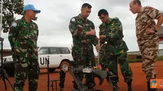 Citizen6, Kongo: Di akhir kunjunganya Letkol Delower meminta kepada Wadansatgas untuk mendemontrasikan satu unit Mobil EOD dan Robotnya yang dimiliki oleh Kontingen Indonesia. (Pengirim: Badarudin Bakri)