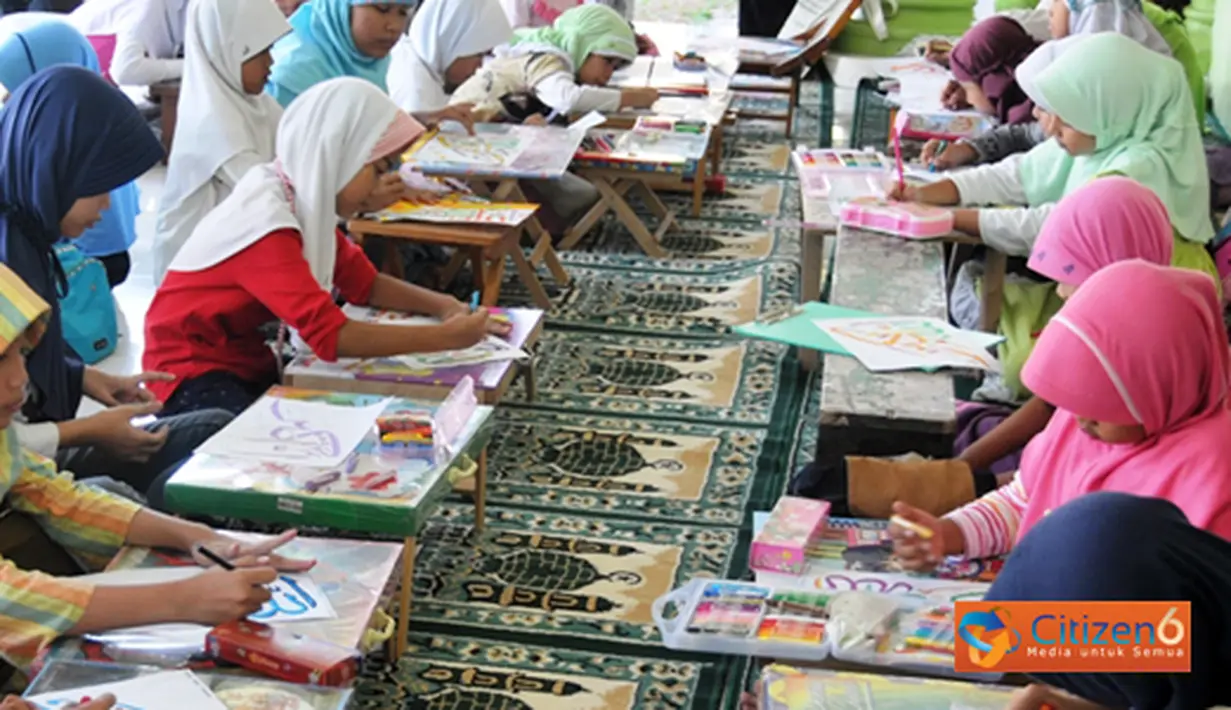 Citizen6, Depok: Menyemarakkan Bulan suci Ramadhan, Dewan Kemakmuran Masjid (DKM) As salaam bersama Karang Taruna RE1617 Kelurahan Sukatani, Tapos, Depok, mengadakan lomba Anak Sholeh di Masjid As Salaam, Minggu (14/8). (Pengirim: Efrimal B)