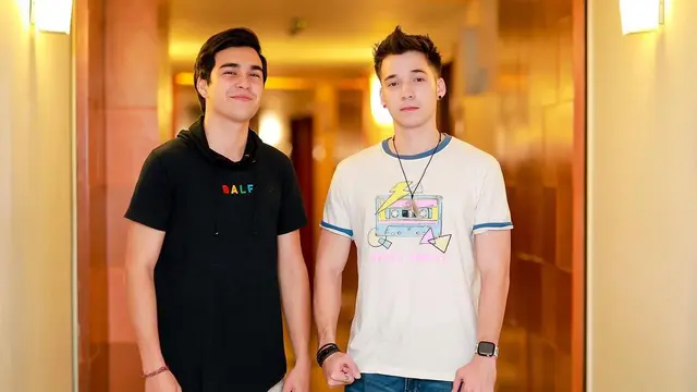 Berseteru di Sinetron, Ini 6 Kebersamaan Stefan William dan Erdin Werdrayana