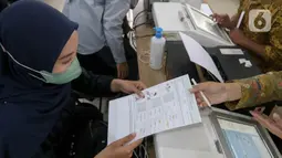 RSUD Tamansari menggelar tes kesehatan mental dan layanan konsultasi gratis untuk petugas kelompok penyelenggara pemungutan suara (KPPS), peserta pemilu, dan masyarakat umum. (Liputan6.com/Herman Zakharia)