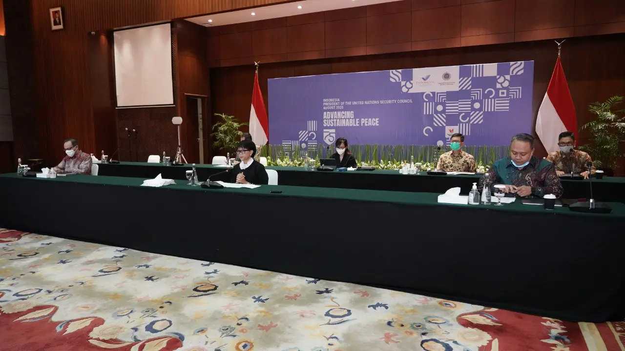 Menlu Retno dalam acara press briefing bersama dengan awak media pada Kamis 27 Agustus 2020.