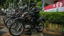 Sejumlah anggota satuan Brimob bersiaga di kawasan Bundaran HI, Jakarta, Kamis (31/12/2020). Dalam pengamanan malam tahun baru, Polda Metro Jaya menurunkan sebanyak 8.139 personel gabungan dan disebar ke beberapa titik sesuai dengan wilayah hukumnya masing-masing (Liputan6.com/Faizal Fanani)