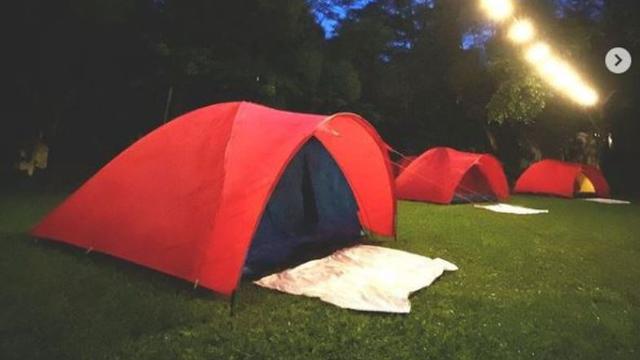 Ada Wisata Berkemah Sambil Nonton Film di Bogor